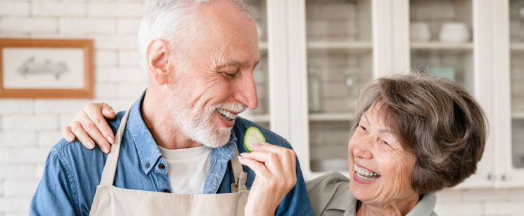 athens_footer_callout_independent_living A senior man and woman enjoy each others' company.